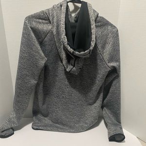 Under armor sweater size small